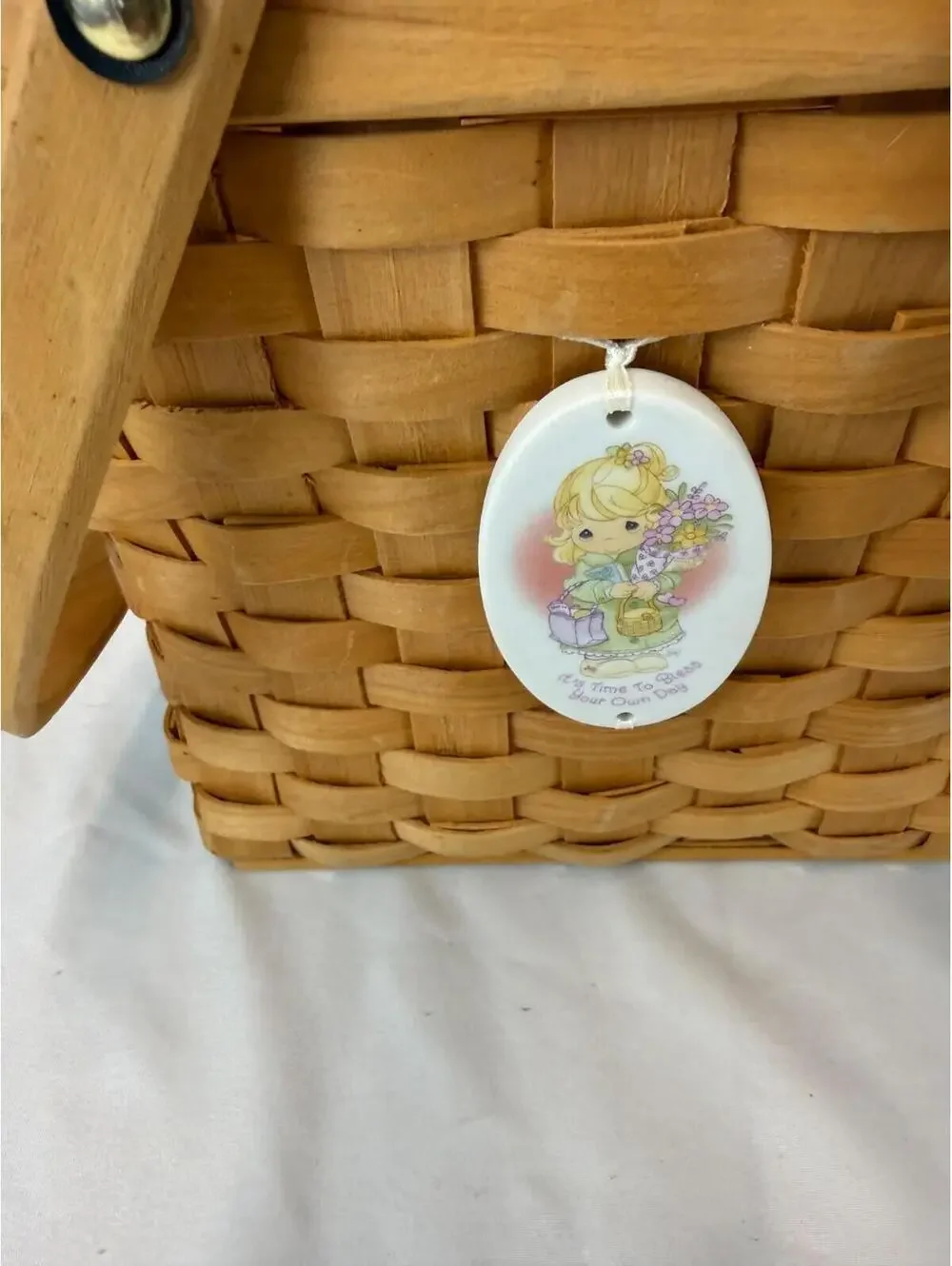 2002 Vintage Precious Moments Membership Basket w/Porcelain Tie-On 11